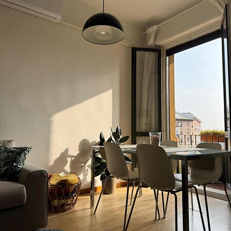 Trilocale Con Due Balconi A Isola Porta Nuova Apartamento Milão Exterior foto