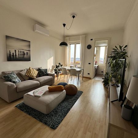 Trilocale Con Due Balconi A Isola Porta Nuova Apartamento Milão Exterior foto