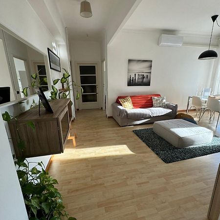 Trilocale Con Due Balconi A Isola Porta Nuova Apartamento Milão Exterior foto