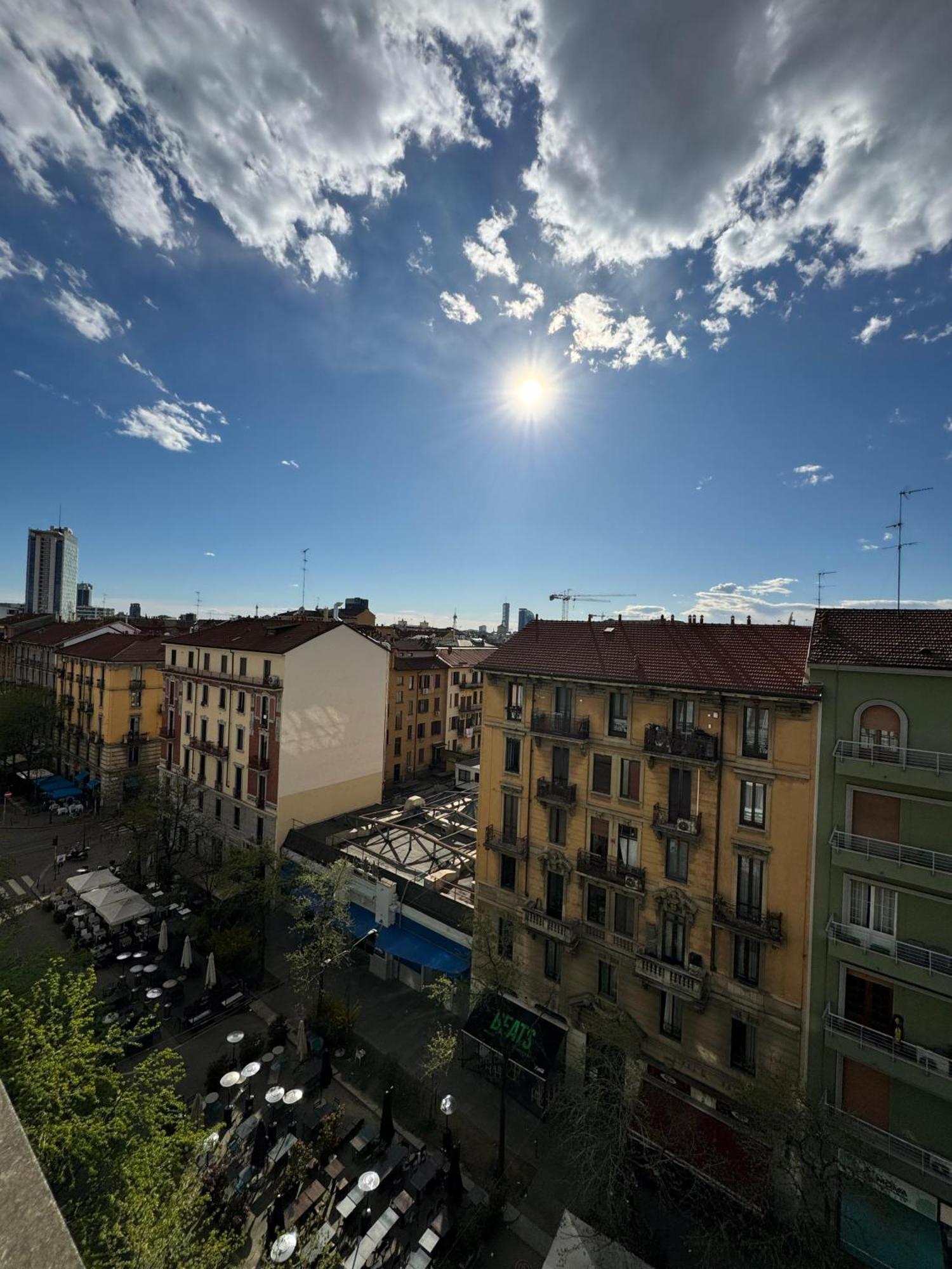 Trilocale Con Due Balconi A Isola Porta Nuova Apartamento Milão Exterior foto