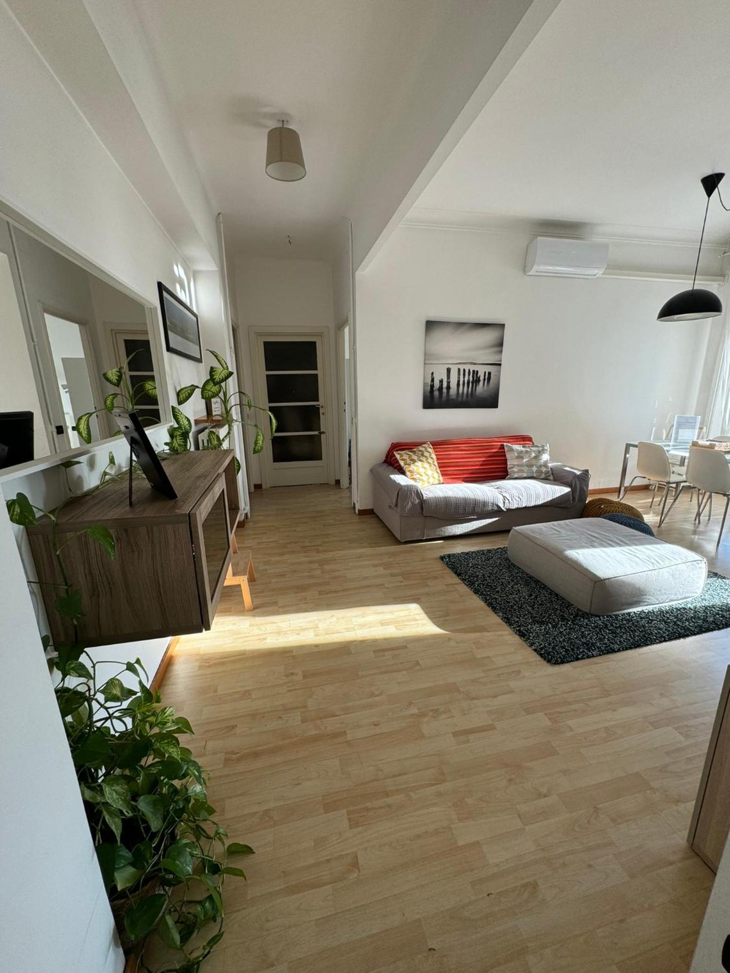 Trilocale Con Due Balconi A Isola Porta Nuova Apartamento Milão Exterior foto